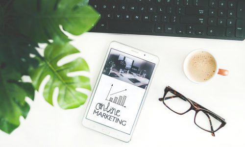brown-framed-eyeglasses-905163 Czym są Accelerated Mobile Pages? - zdjęcie nr 11